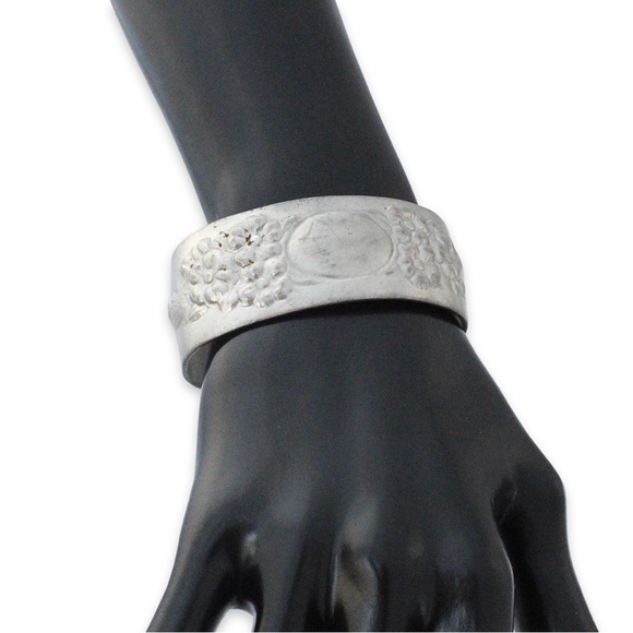 Vintage Pewter Cuff Bracelet Blank Engravable Cartouche Floral Repoussé Style - Picture 2 of 6